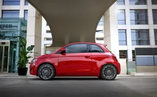 Fiat 500e: pequeño por fuera, grande por dentro, silencioso por naturaleza