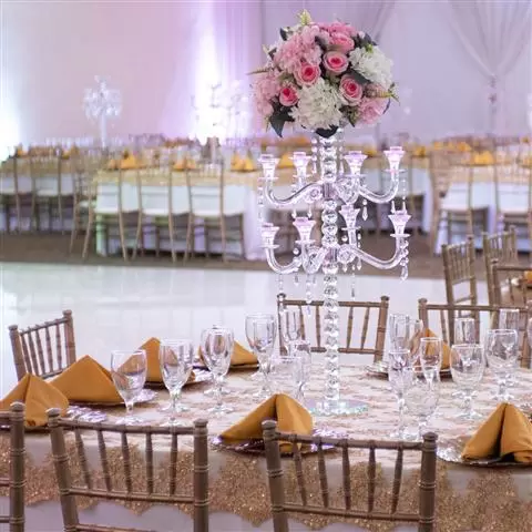 La Luna Banquet Hall cover