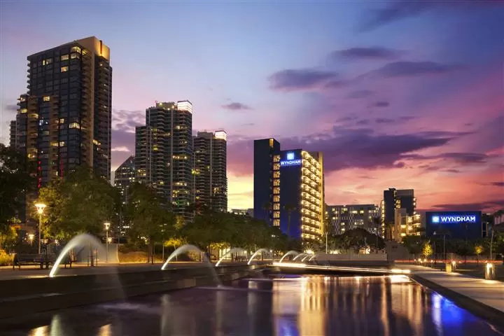 Wyndham San Diego Bayside cover