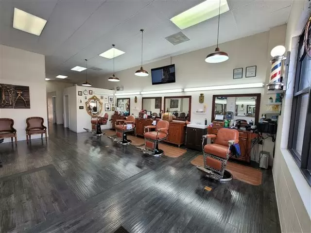 Hollywood Royalty Barber Shop cover