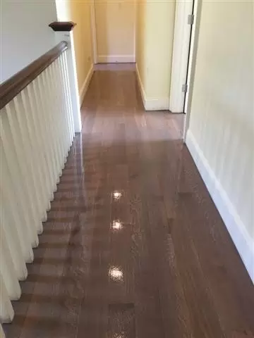 Mauricio harwood flooring cover