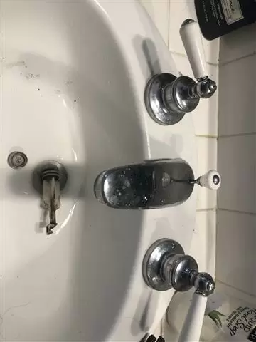 Enrique’s plumbing service cover
