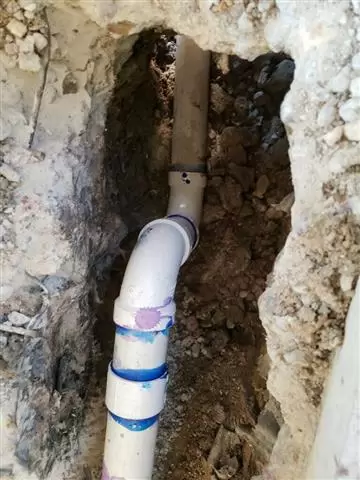 Plomeros construction cover