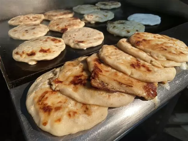 PUPUSAS PARA EVENTOS cover