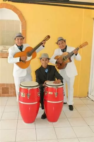 TRIO ROMANTICO VOCES DEL ALMA cover