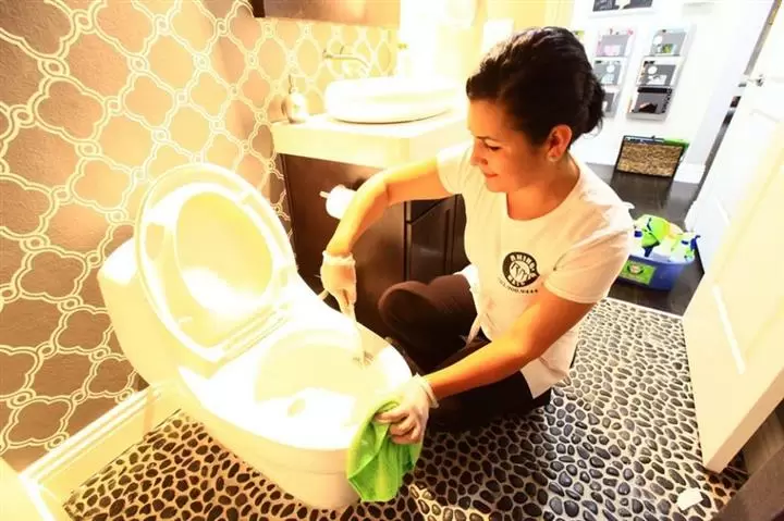 Carolina's Cleaning Services cover