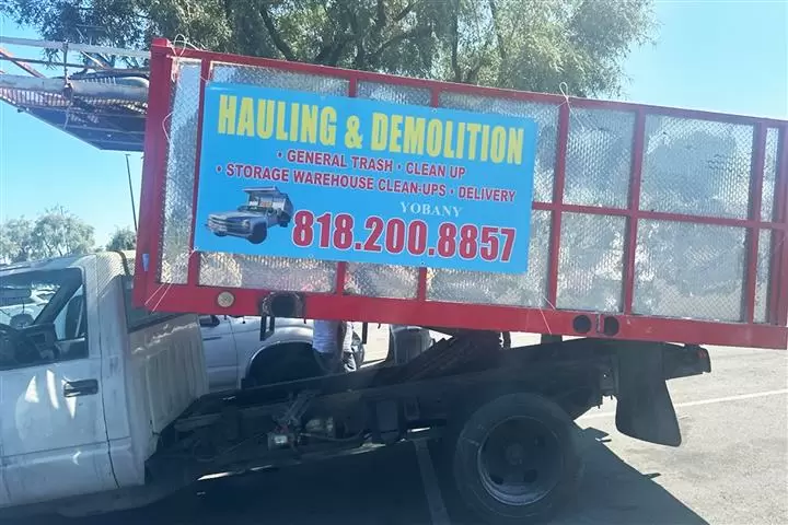 Hauling and Demolition Yobany cover