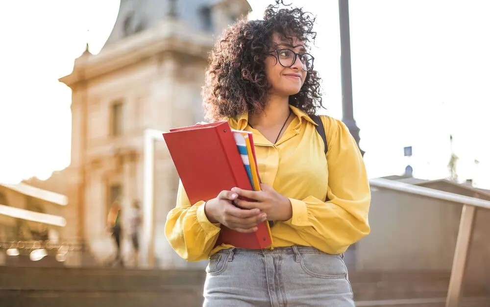 Guía para encontrar y conseguir becas universitarias