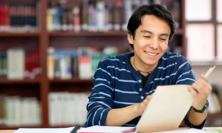 Todavía tienes tiempo de presentar la FAFSA y obtener ayuda financiera