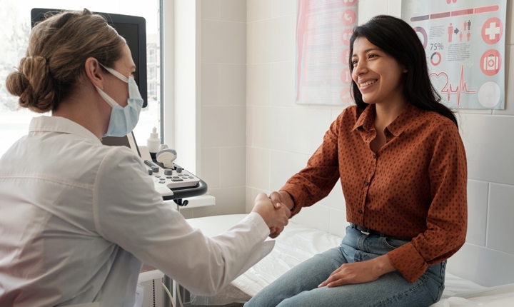 Centros de salud gratis o de bajo costo para latinos en Los Ángeles