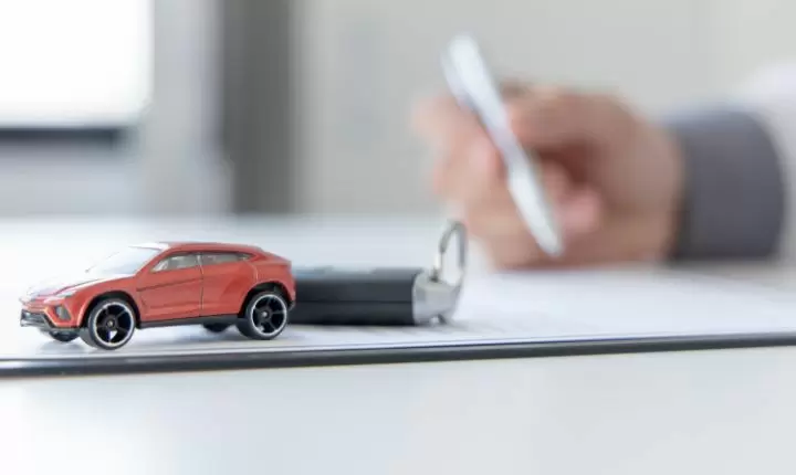 Cómo hacer un cambio de título de un auto en Estados Unidos