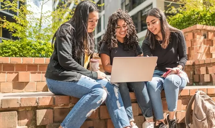 Dinero GRATIS para College o Universidad