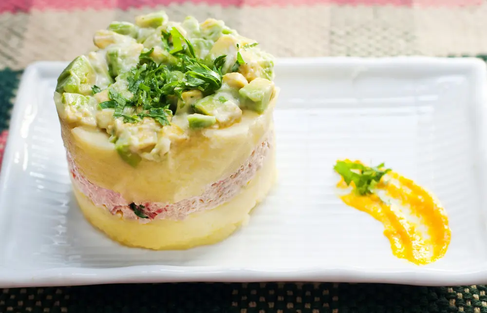 Causa limeña con atún