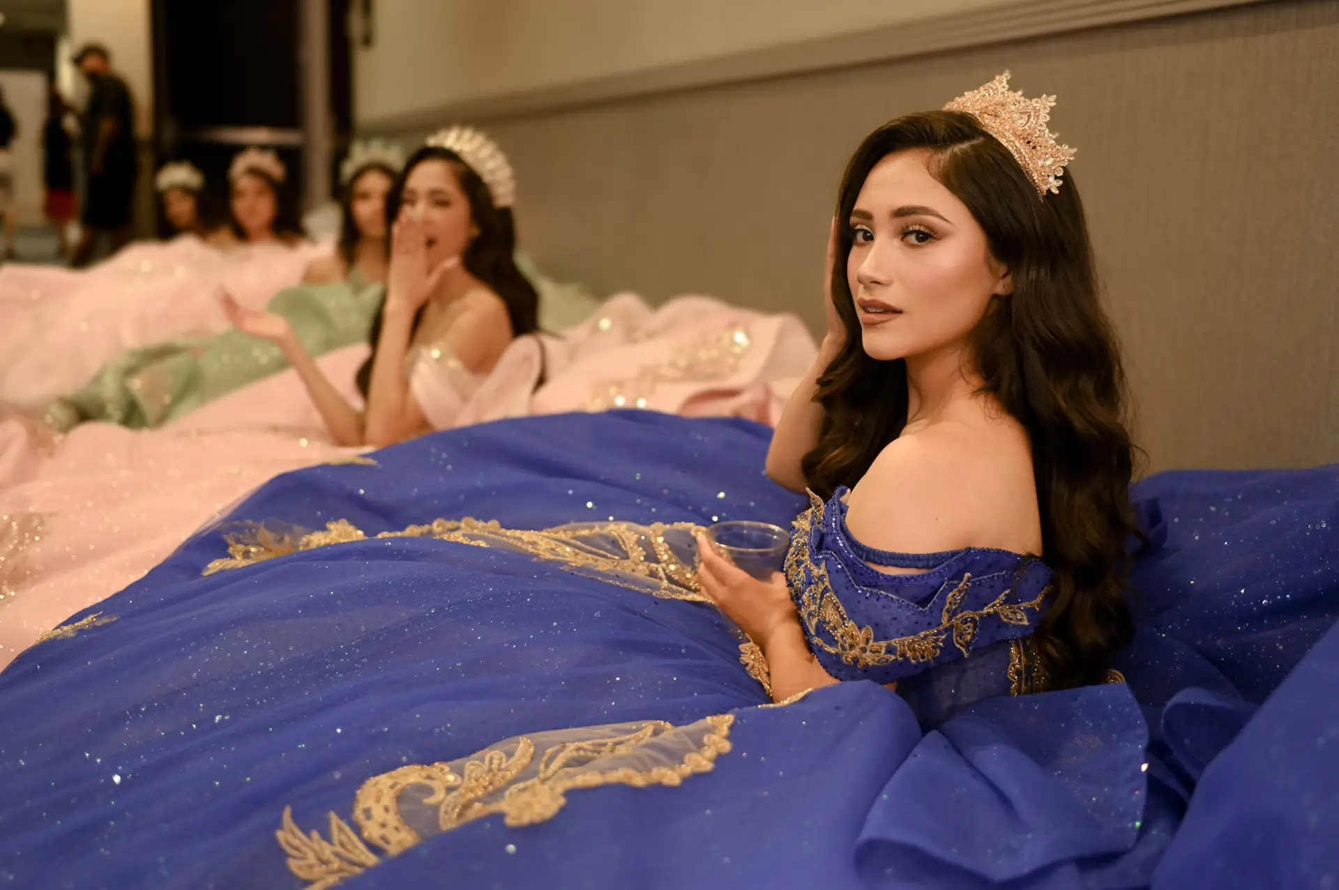 Casi 1,000 asistentes celebran la tradición latina en la Expo de Quinceanera.com del Condado de Los Angeles