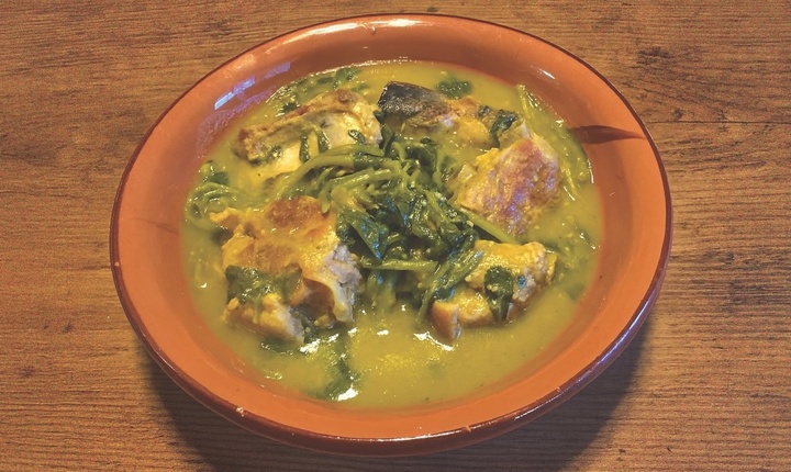 Carne de cerdo con verdolagas en salsa verde