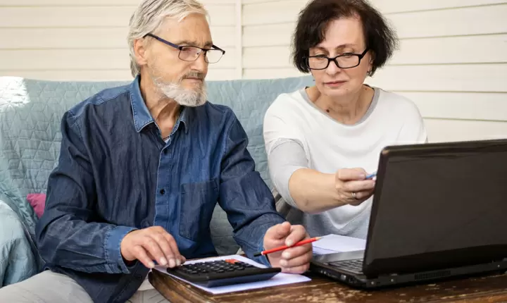 Errores financieros que debes evitar después de los 60 años