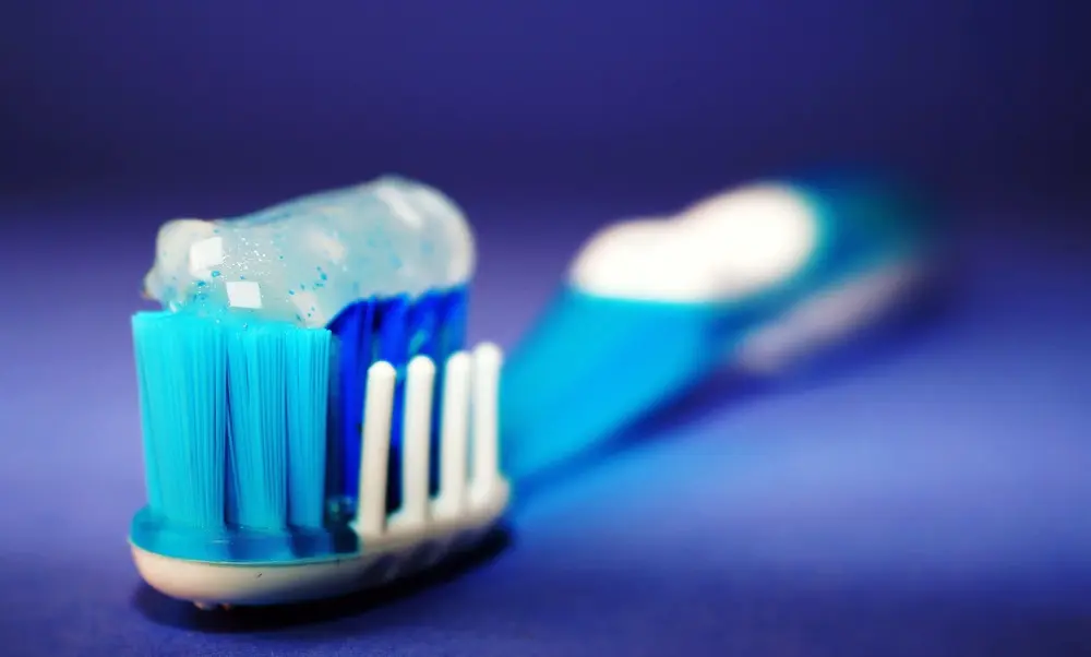 Cómo los adultos mayores pueden conservar sus dientes sanos