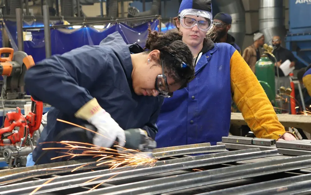 Programas que ofrecen capacitación laboral en el Condado de Los Ángeles