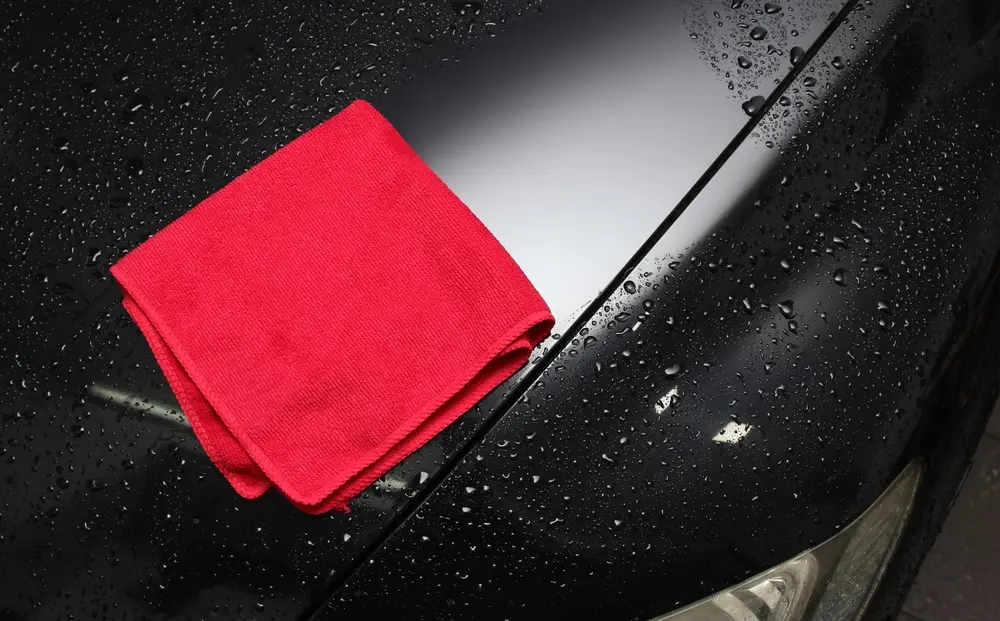Productos de limpieza y detallado de autos que no te deben faltar