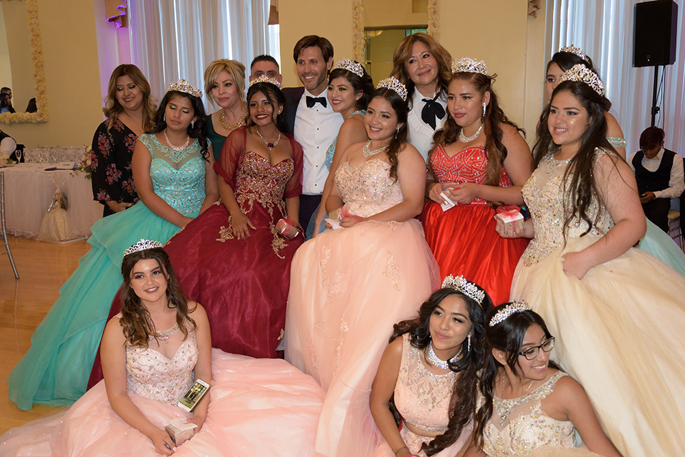 Un domingo que 10 Quinceañeras nunca olvidarán
