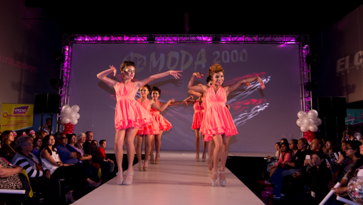 Casi 1,000 Personas Asistieron a la Expo Quinceanera.com en Anaheim