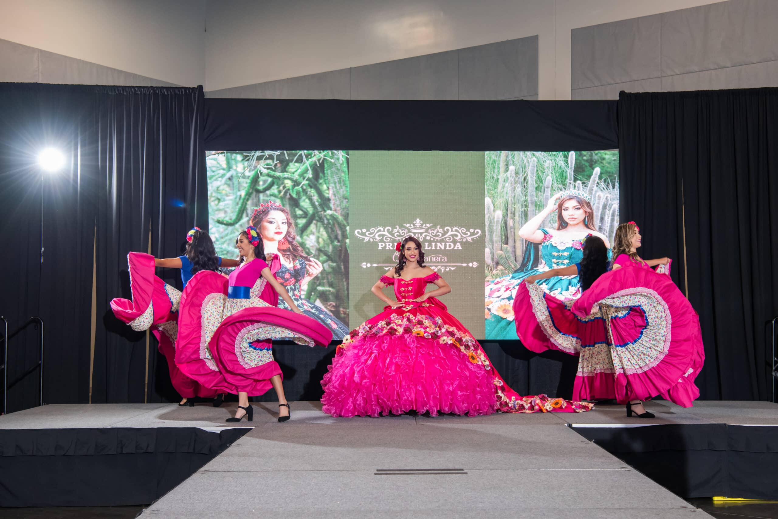 Quinceañera.com Expo & Fashion Show 2023: Un Triunfo de Cultura, Moda y Festividad en Ontario