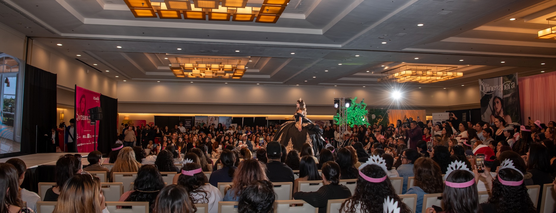 Quinceanera.com Expo y Desfile de Moda Lanza la Temporada 2026 en Anaheim