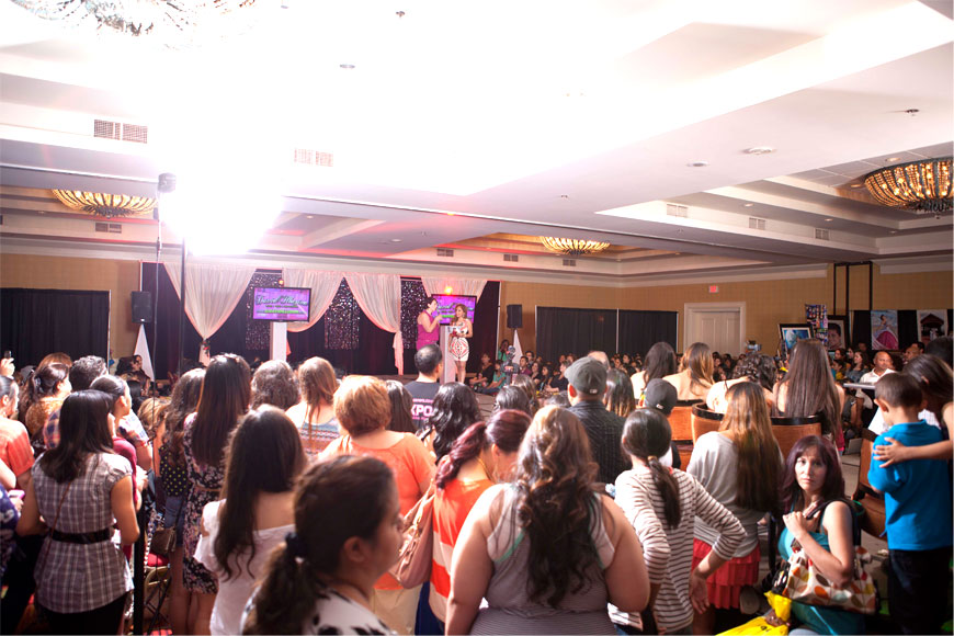 Quinceanera.com Expo ofrece una impresionante exhibición a las jóvenes latinas de Bakersfield