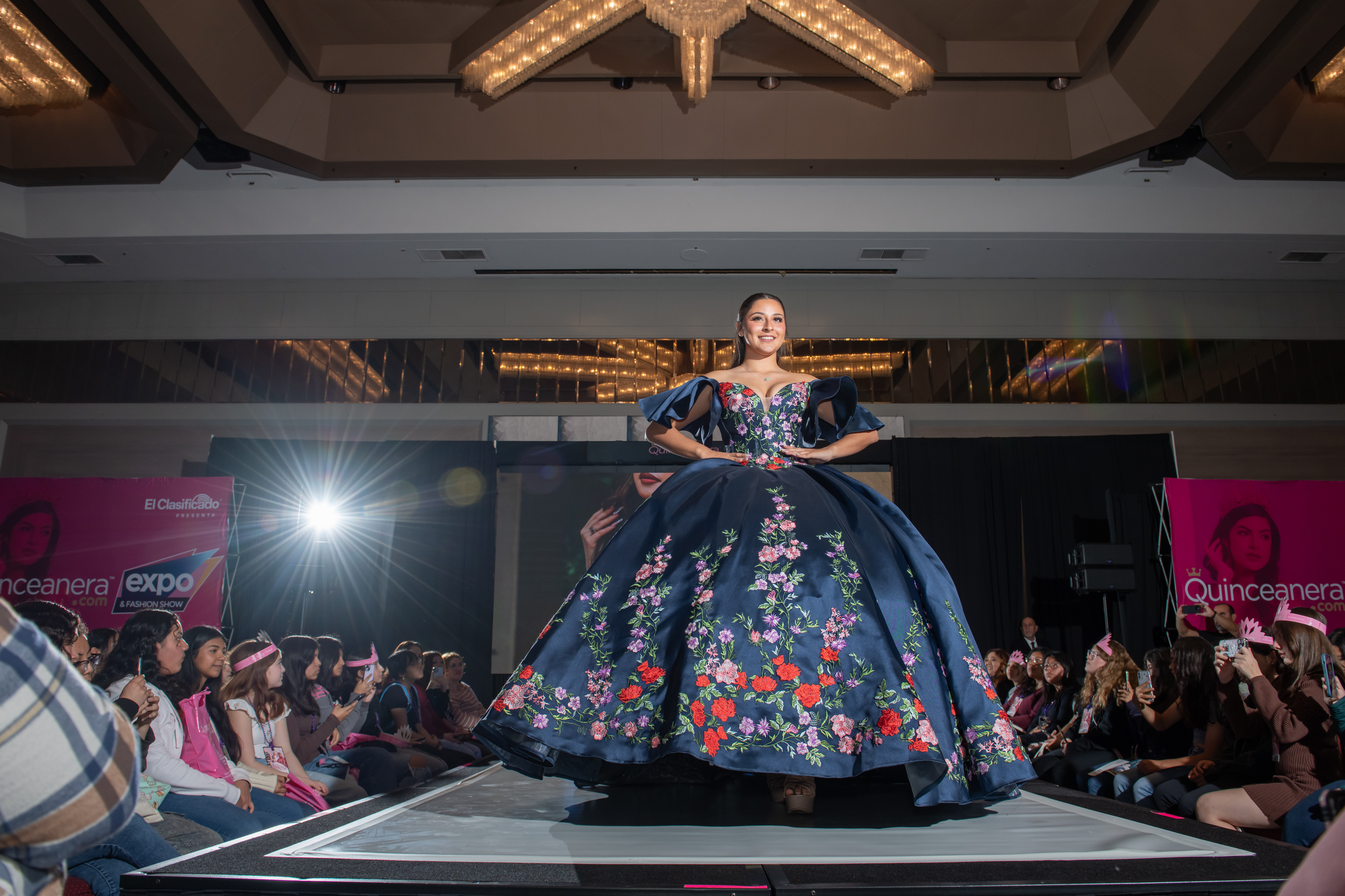 Éxito Récord para la Expo y Desfile de Moda de Quinceanera.com 2024 en Medio de Desafíos Económicos