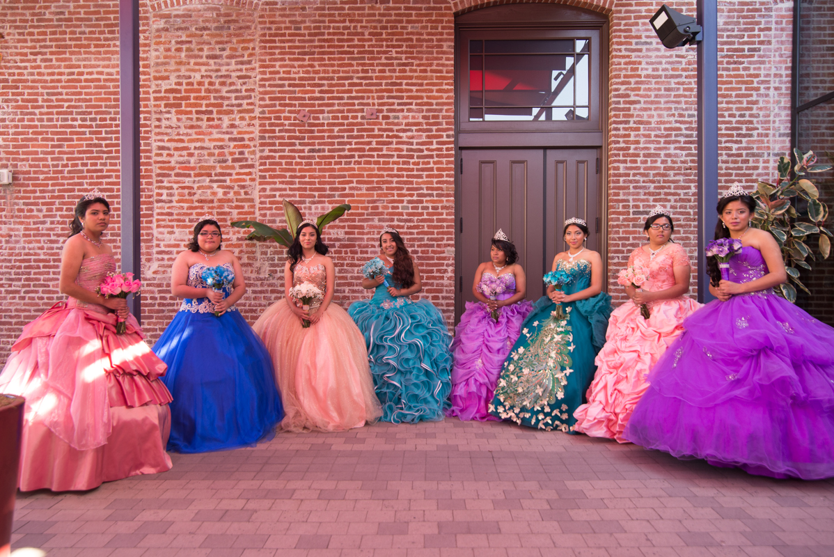 Un Día Inolvidable para Ocho Quinceañeras Especiales