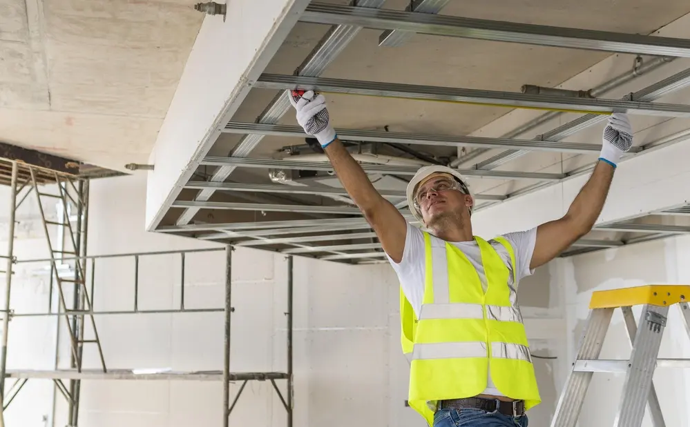 ¿Cuánto ganan los trabajadores de la construcción en el área de Los Ángeles?