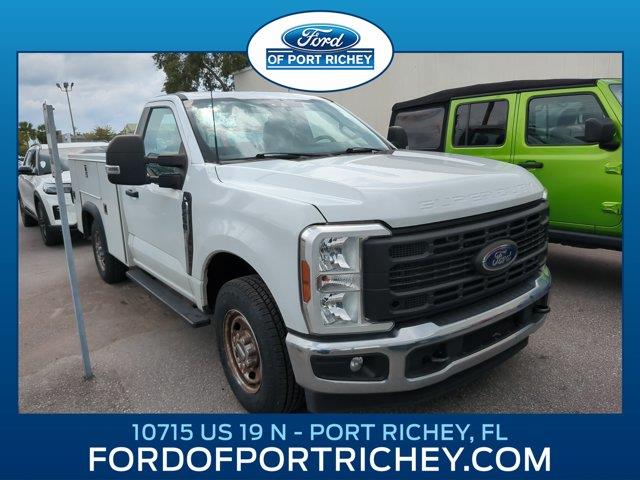 Ford F-250 Super Duty 2024 4x2 XL 2 puertas Cabina Regular Caja de 8 pies Pickup