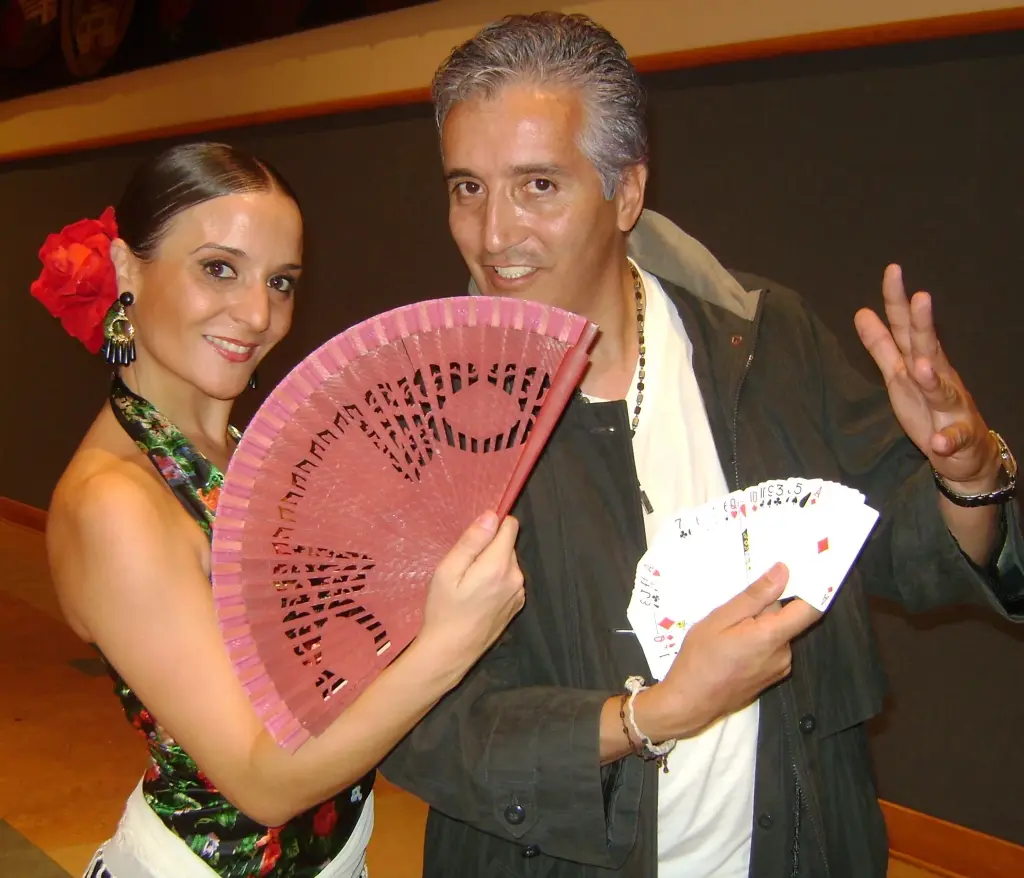 MAGIA E ILUSIONISMO