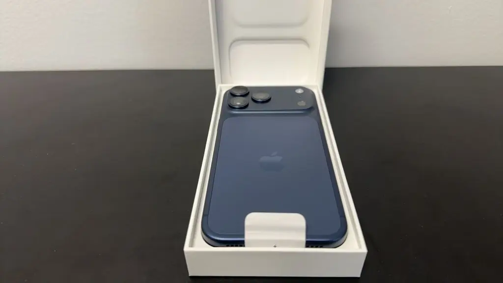 Apple iPhone 17 Pro Max 1TB Blue Unlocked Excellent (100% Battery, Cycle 142)
