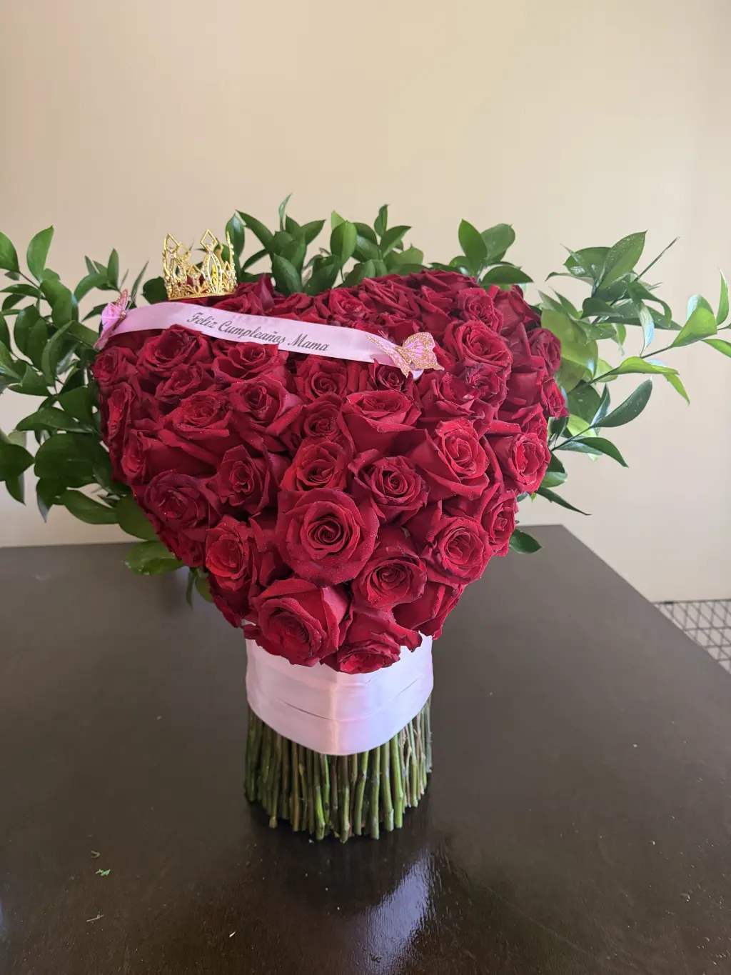 Hermoso Ramo de Rosas en Forma de Corazón para Ocasiones Especiales