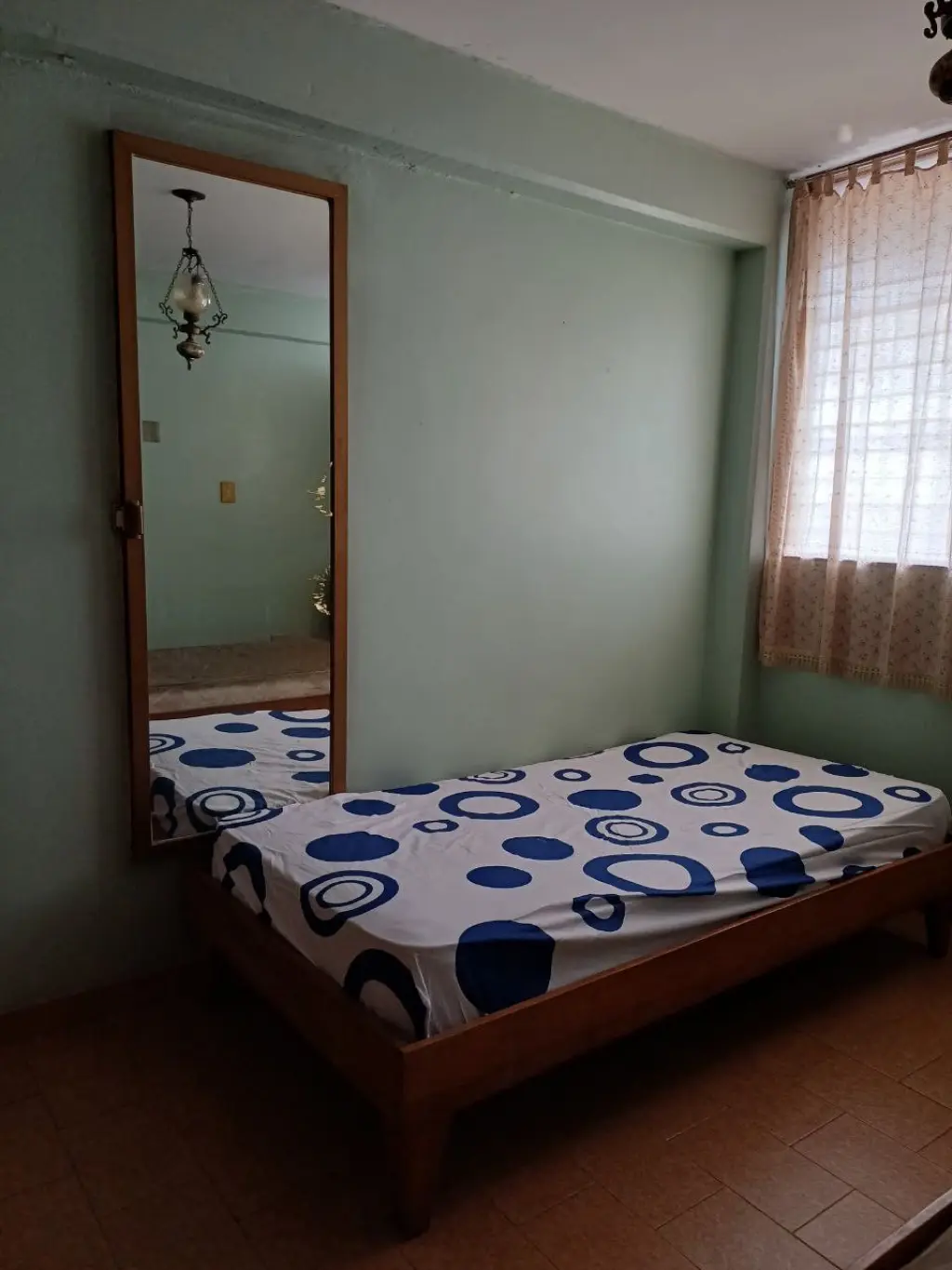 Alquilo habitación solo a Caballeros