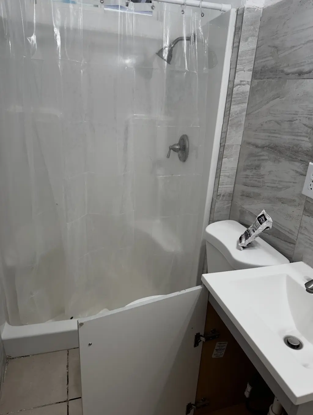 Garage con baño en renta