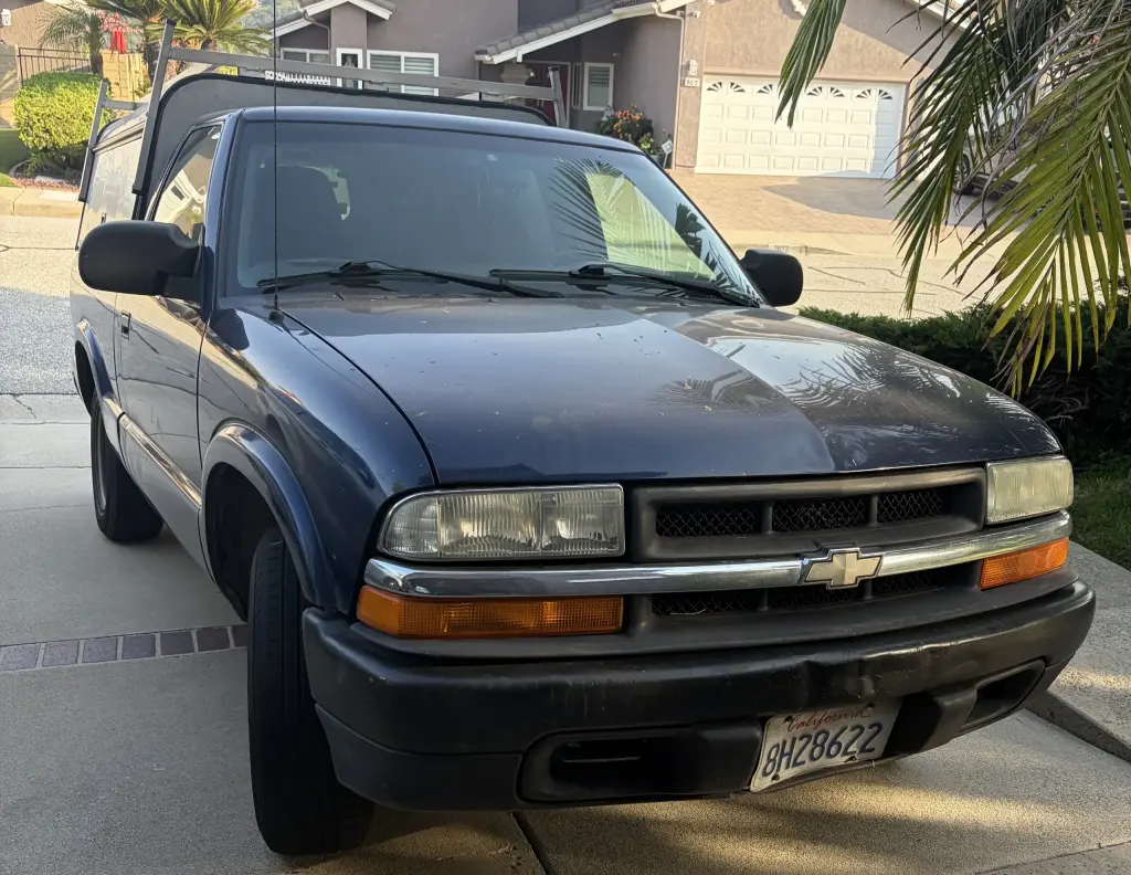 Chevrolet S-10 2003 camioneta con camper NUEVO motor de 2.2 litros 4 cilindros