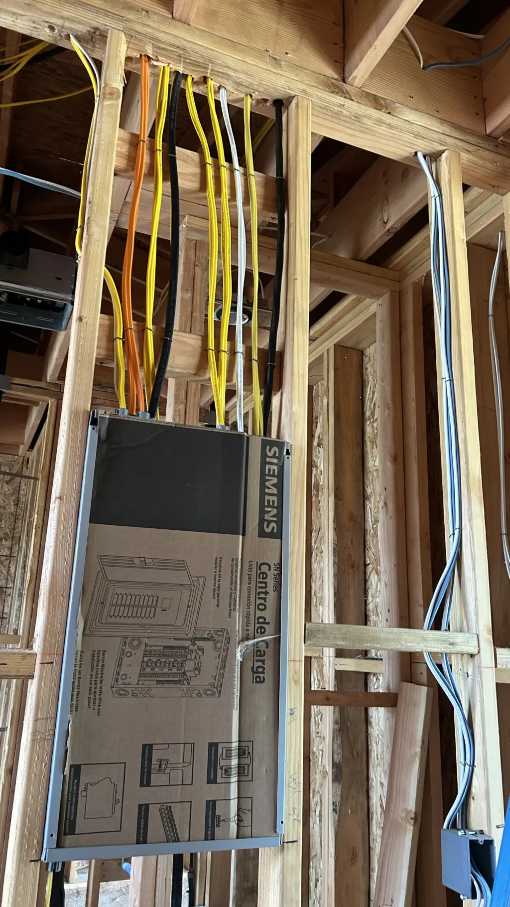 Se hacen trabajos de electricidad