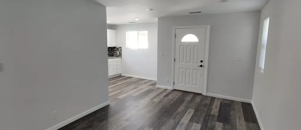 Casa de renta, dos pisos, dos recamaras Available Now!