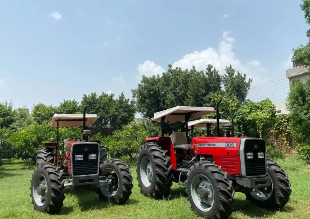 121 Tractor agrícola Massey Ferguson 390 usado en buen estado