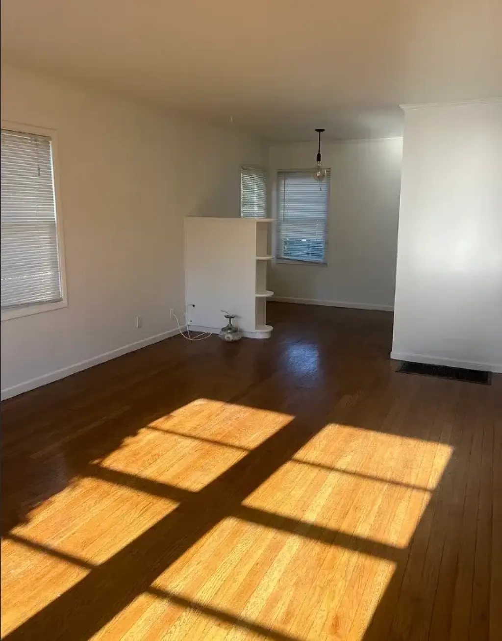 Spacious Living Room for Rent