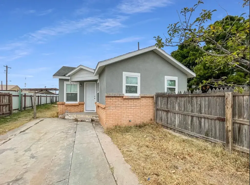 Charming 1-bedroom 1-bathroom Available