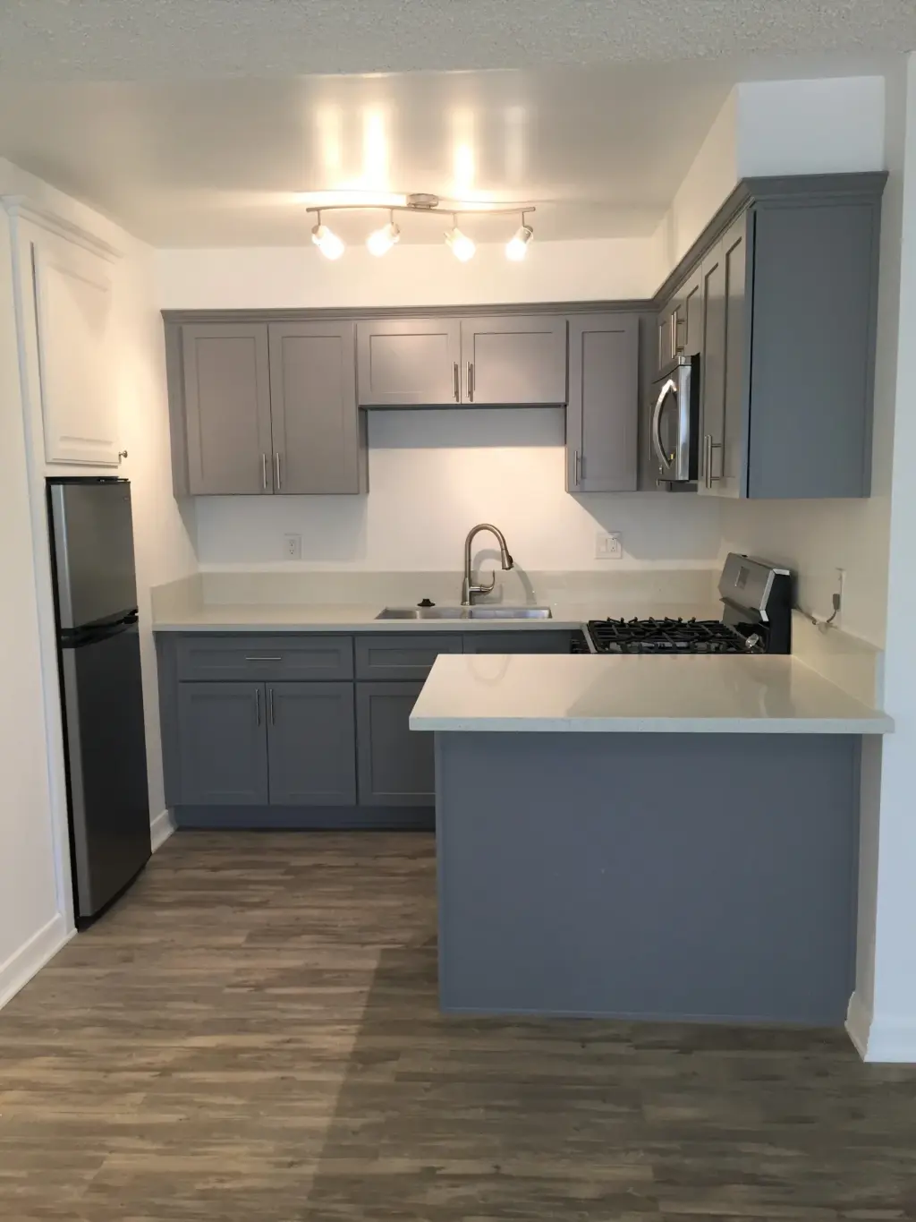 Modern Luxury Living– Renovated Apartments with Stainless Steel Appliances