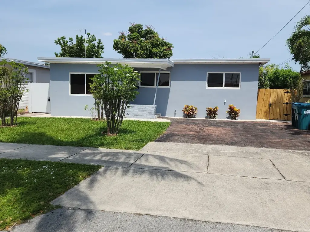 Westchester neighborhood / Bird road Highlands location