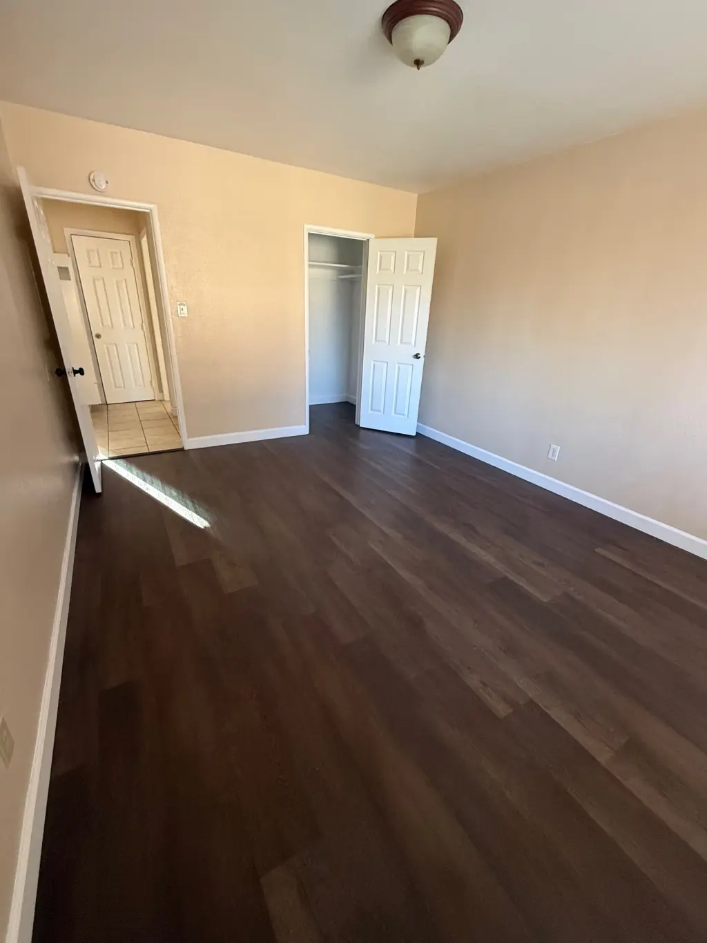 APARTAMENTO DE 2 RECAMARAS DE RENTA EN RIVERSIDE, CA