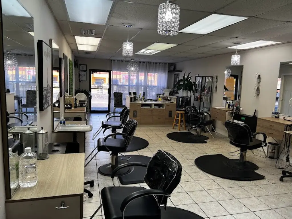 Busco Hombre O Mujer Barbero / Looking A Male Or Female Barber