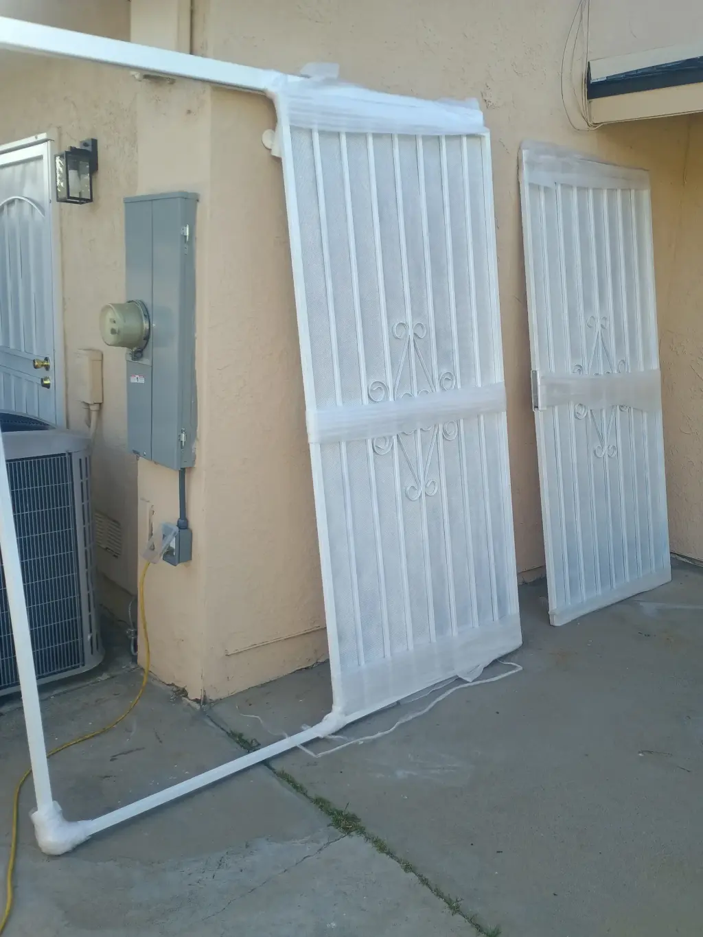 Garage door y Windows repair.