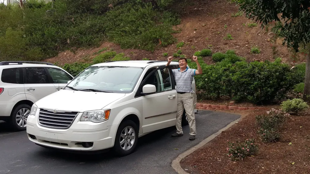 Chrysler Town & Country 2010 –Excelente van familiar- Llantas/Frenos Nuevos