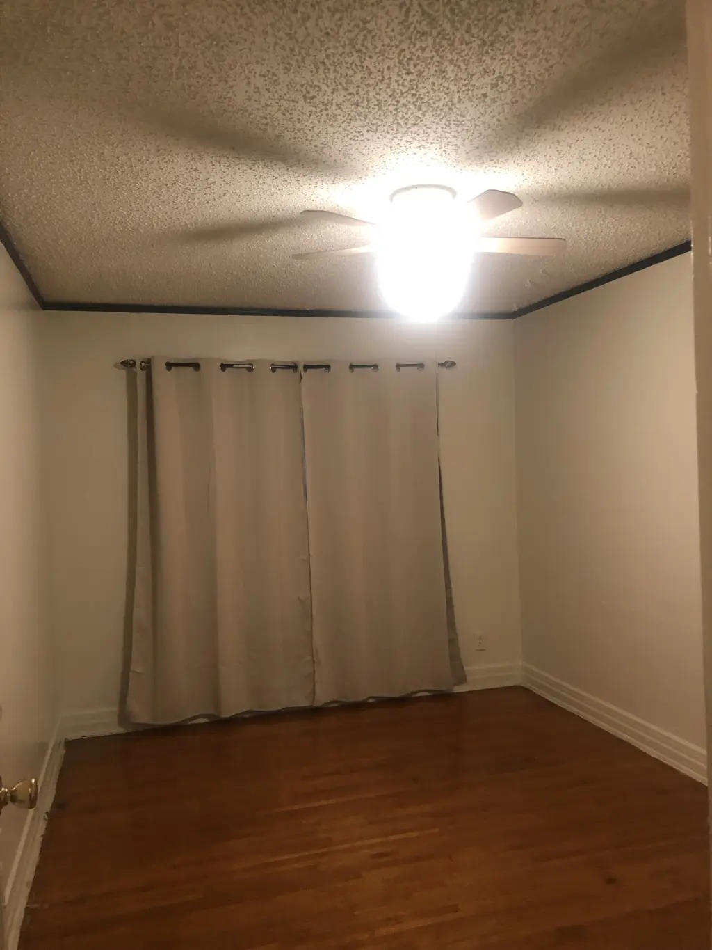 Rentó Cuarto grande en bell ca